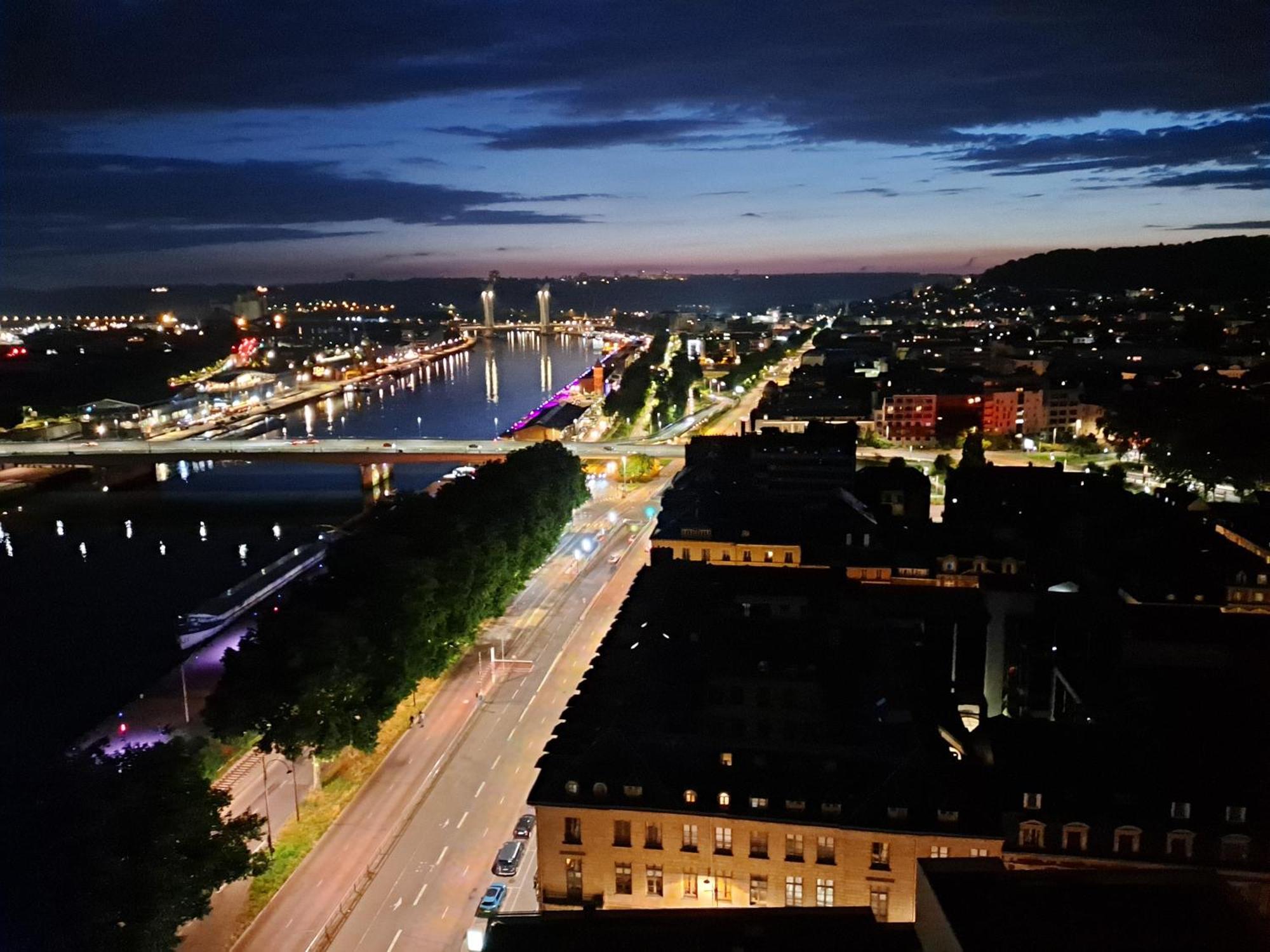 Sous Les Etoiles - Dans Le Plus Haut Gratte-Ciel Avec Garage Prive Rouen Exterior photo